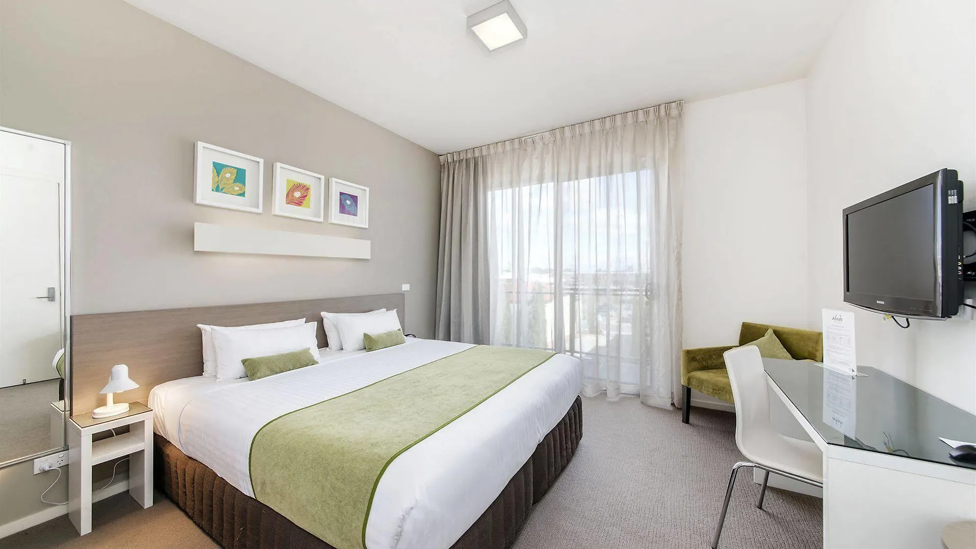 Aparthotel Abode Gungahlin Camberra