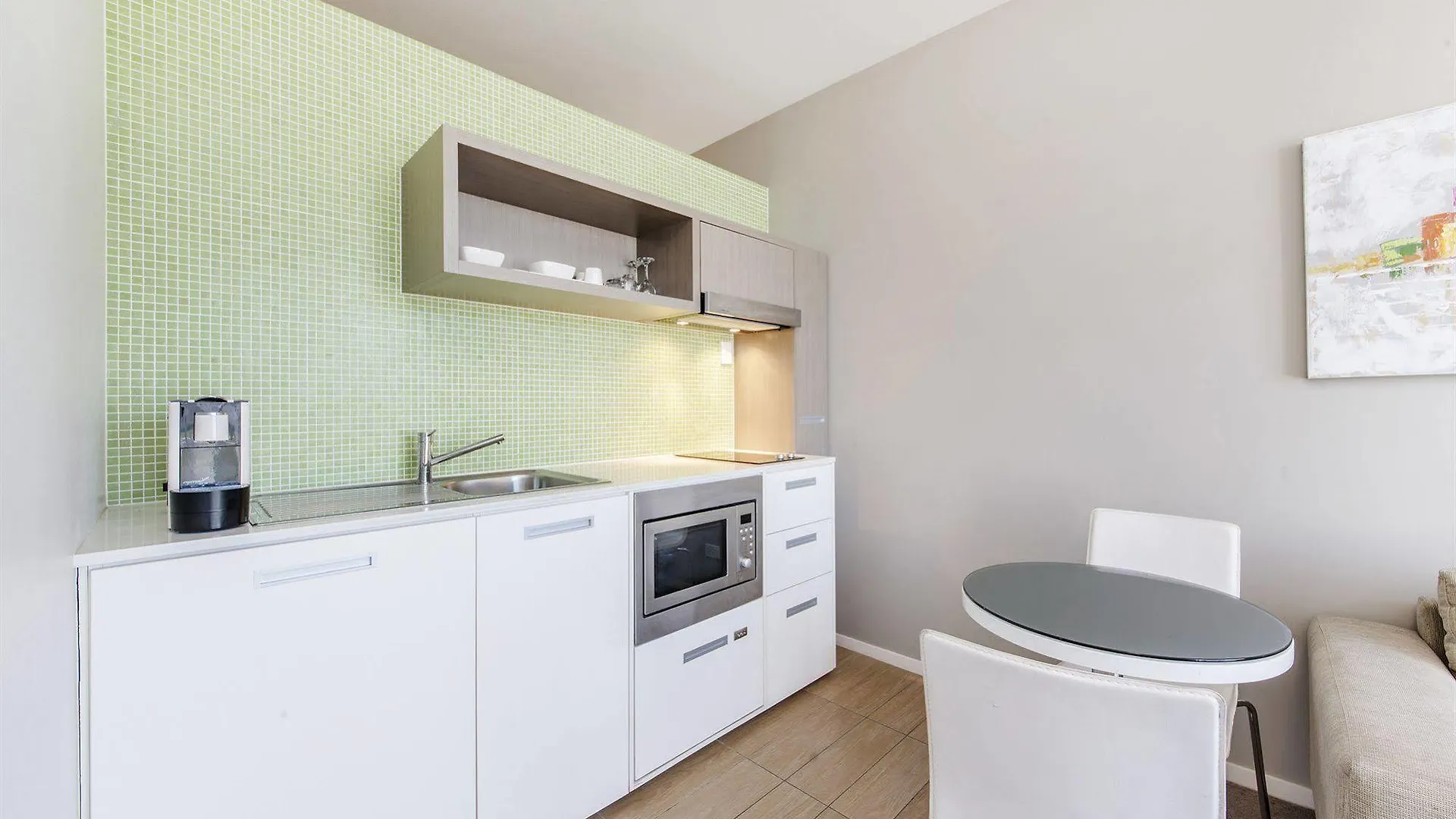 Aparthotel Abode Gungahlin Camberra
