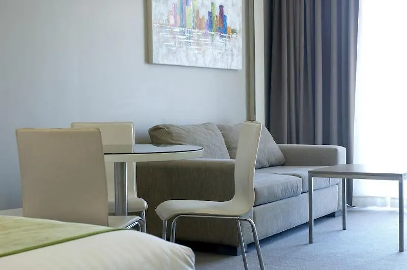 Abode Gungahlin Aparthotel Canberra 4*,